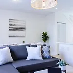 Outstanding Townhouse 18 Min From The Beach - Th2