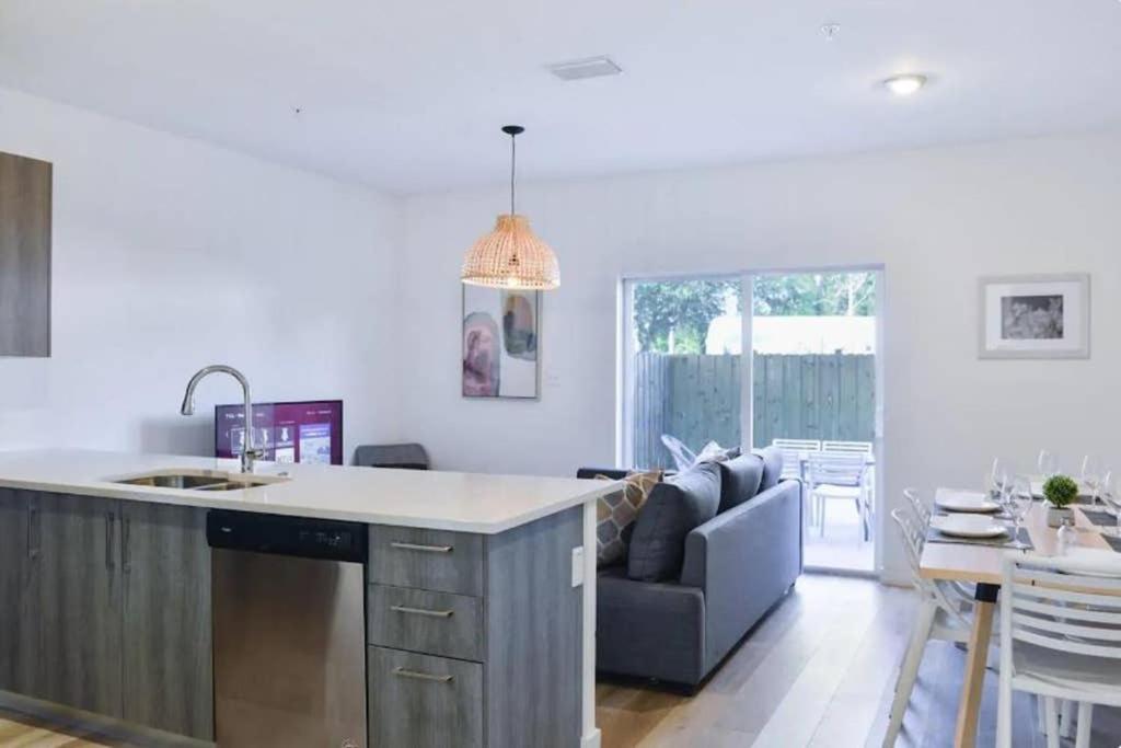 Outstanding Townhouse 18 Min From The - Th2 Miami
